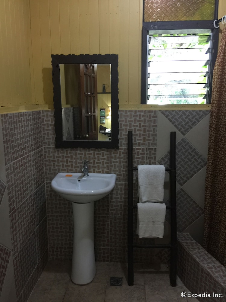 Bohol Bee Farm 70/75