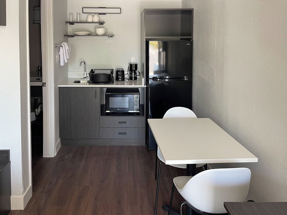 Studio6 Hayward, CA – Silicon Valley Gateway 23/33