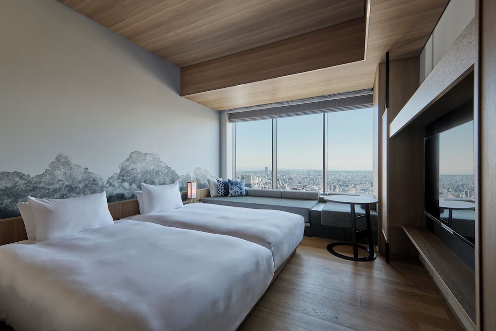 غرفة سوبيريور ثلاثية بسريرين منفصلين مع أريكة، The Royal Park Hotel Iconic Nagoya 2/3