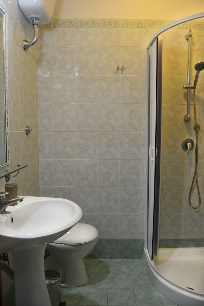 Astra Bed and Breakfast 42/50