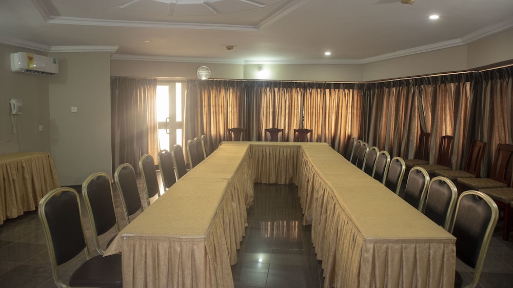 Eastgate Hotel 62/72