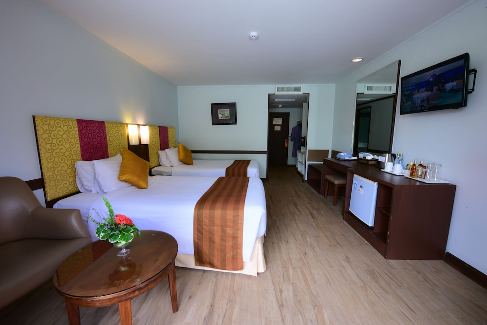 Patong Resort Hotel 33/66