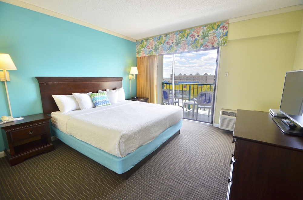 Cayman Suites Hotel 26/80