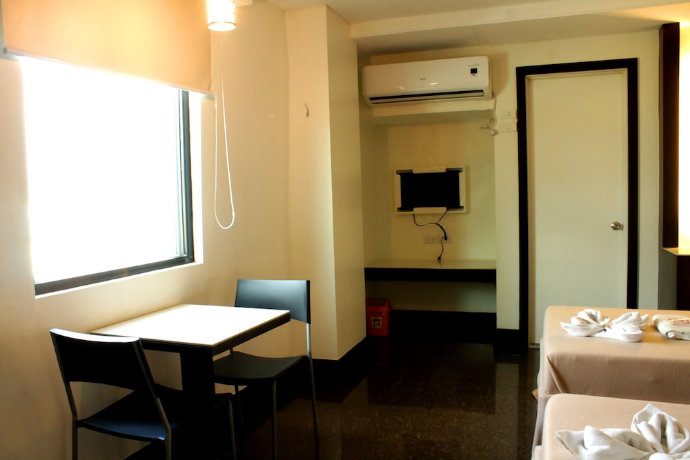 Vista Hotel Cubao 21/26