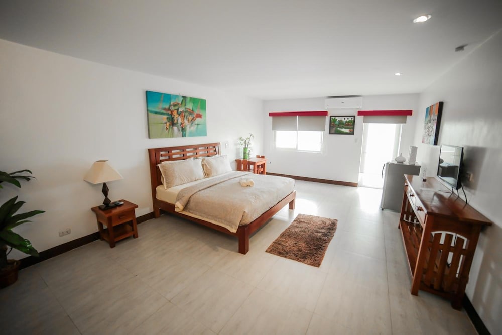 Bataan White Corals Beach Resort 17/42