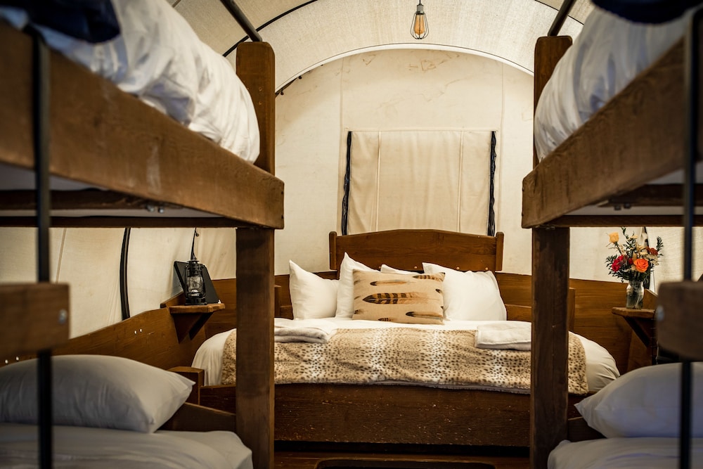 Conestoga Ranch Glamping Resort 83/100