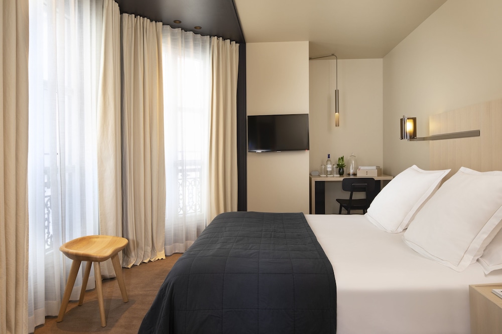 HOTEL DE NELL 9/52