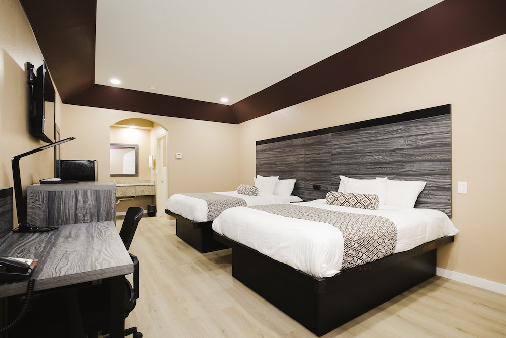Sapphire Inn Suites 21/58