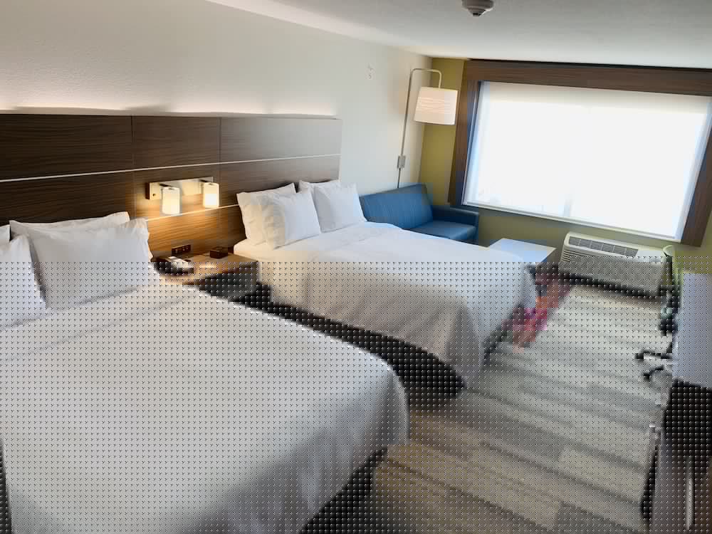 HOLIDAY INN EXPRESS & SUITES MOORE 18/75