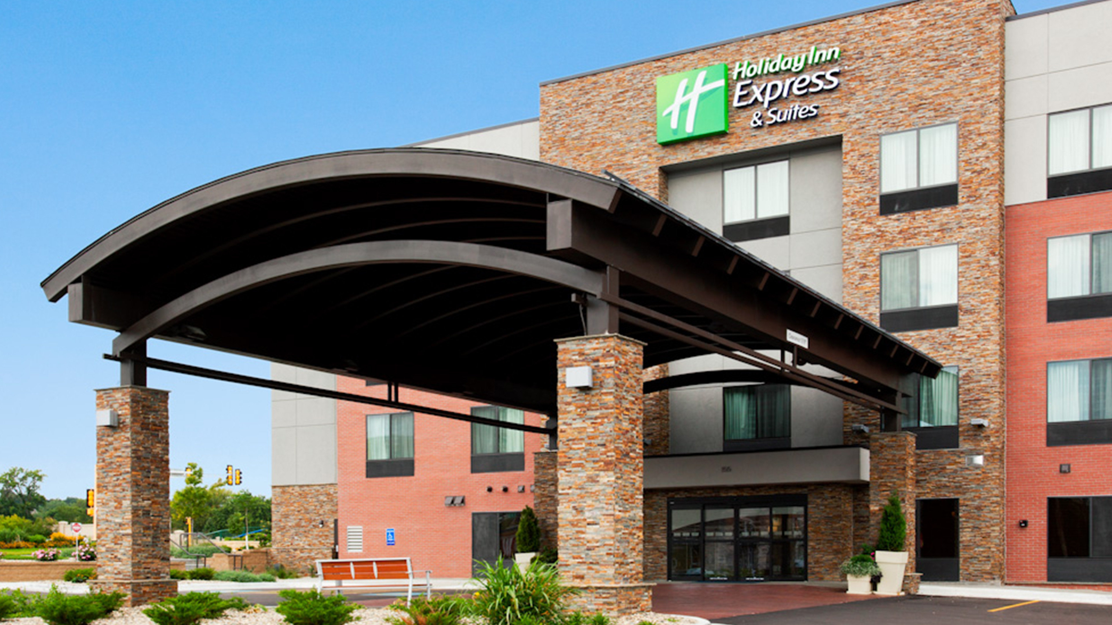 Holiday Inn Express Hotel Suites Rochester 6/51