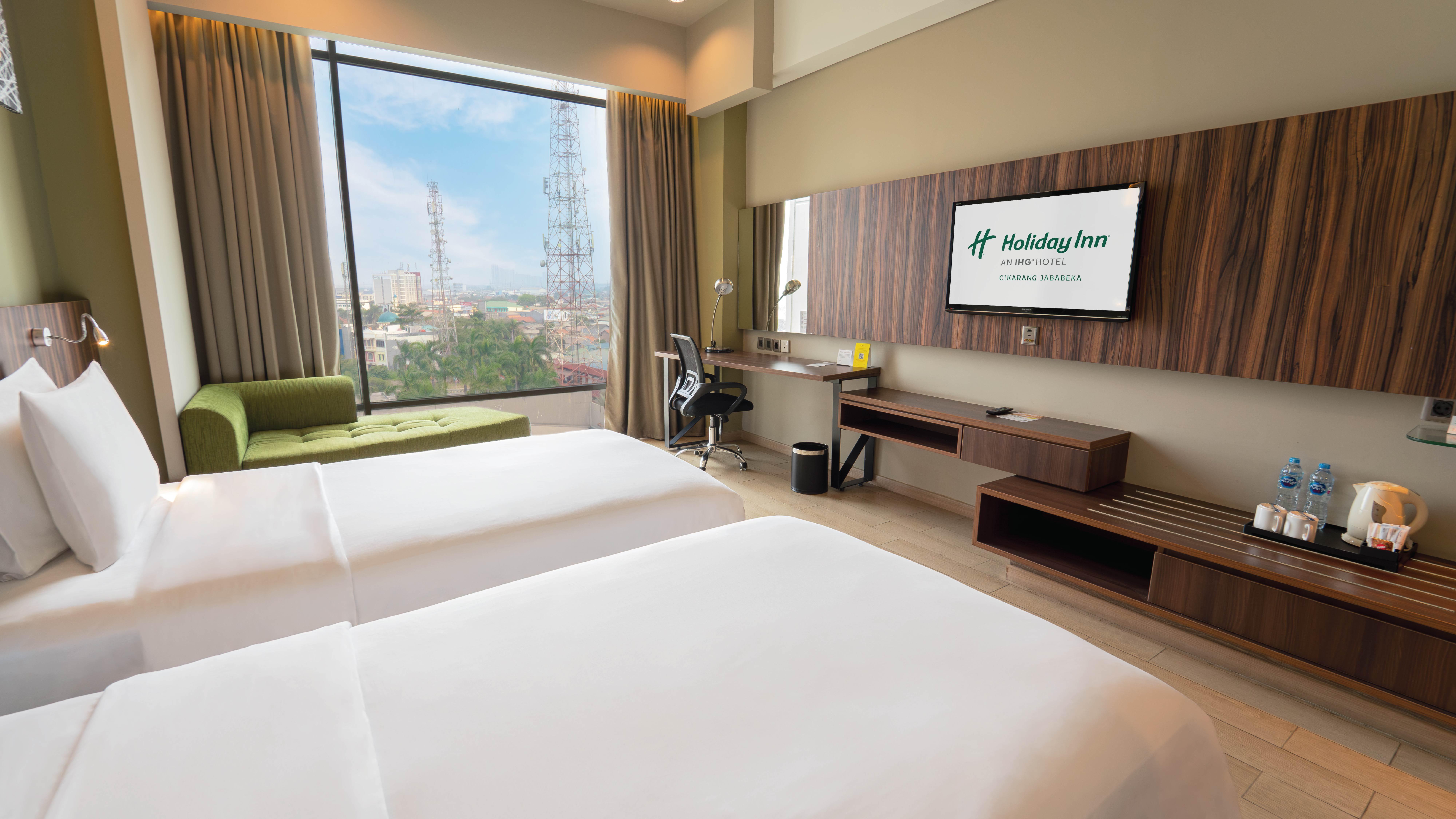 Room, Twin Beds, City View