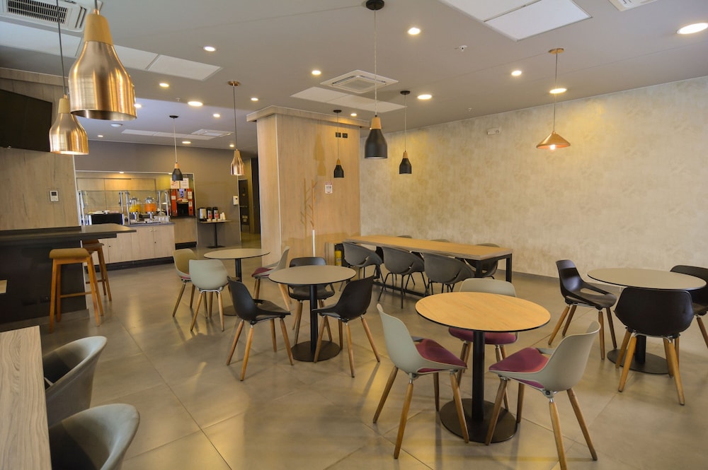 City Express Plus by Marriott Medellin Colombia 25/42