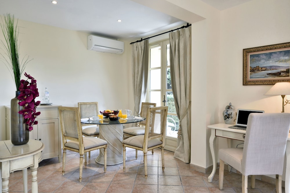 Hotel La Grande Bastide 45/75