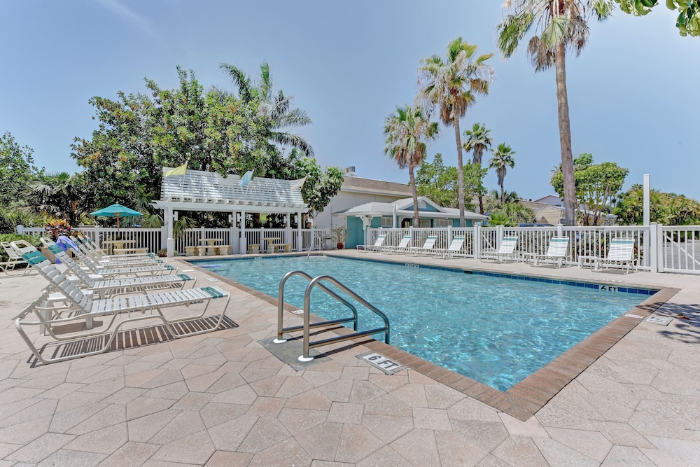 Tradewinds Beach Resort 59/68