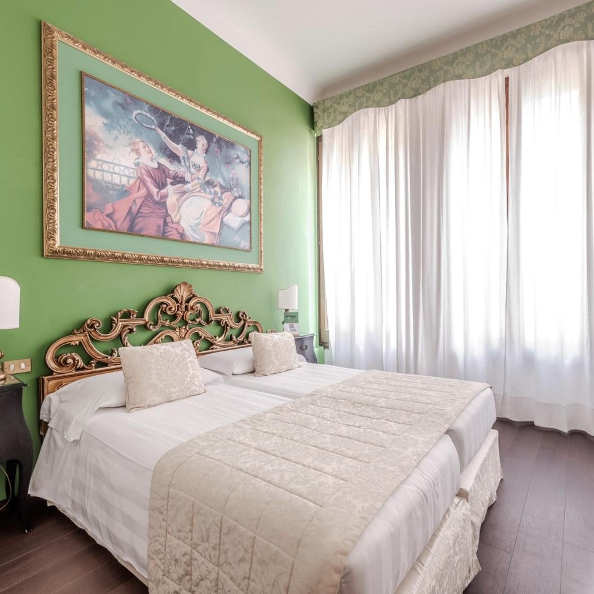 HOTIDAY Room Collection - Venezia Santa Lucia 12/50