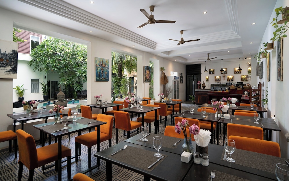 Boutique Indochine d Angkor 40/50
