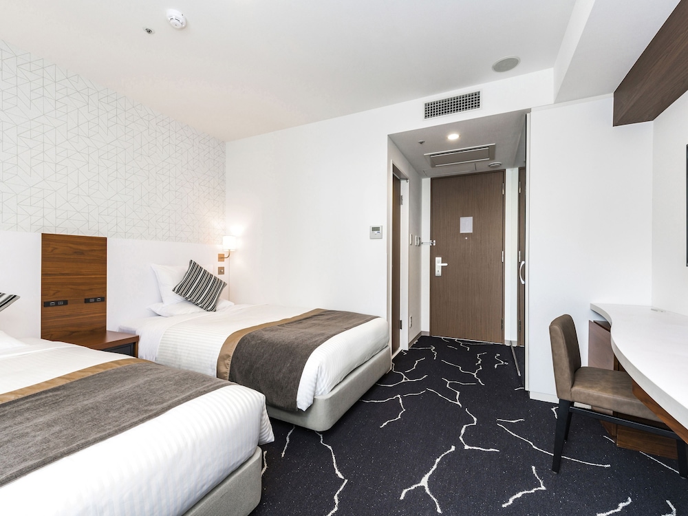 SUPERIOR, TWIN BEDS, SMOKING