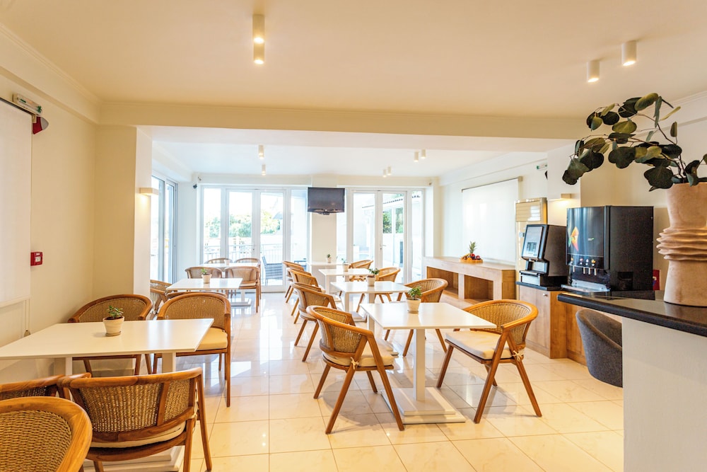 Zante Pantheon Hotel 57/67
