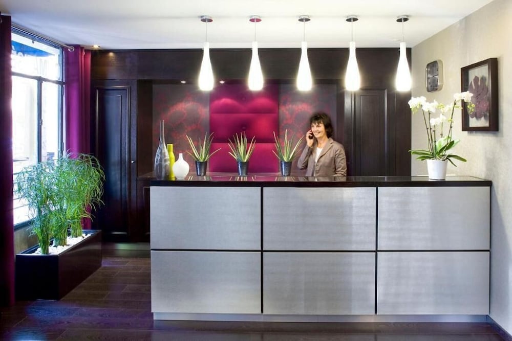 Jack's Hotel 5/54