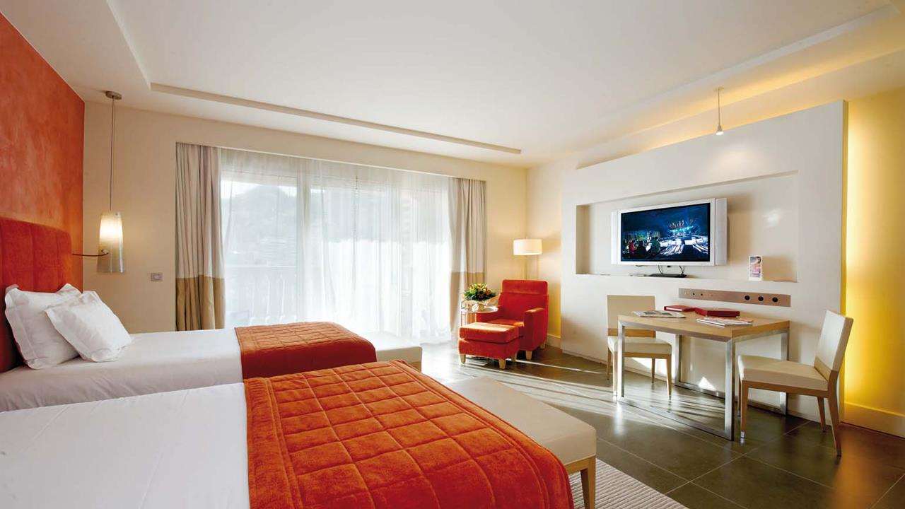 Monte-Carlo Bay Hotel & Resort 10/50