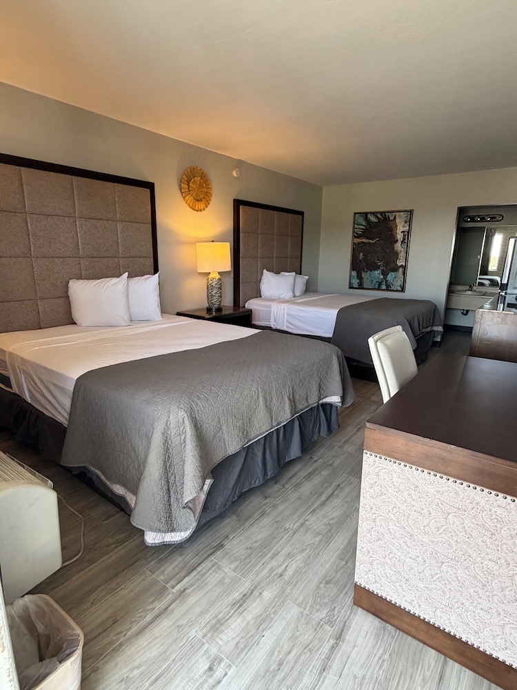 Extend A Suites Phoenix, AZ 37/55