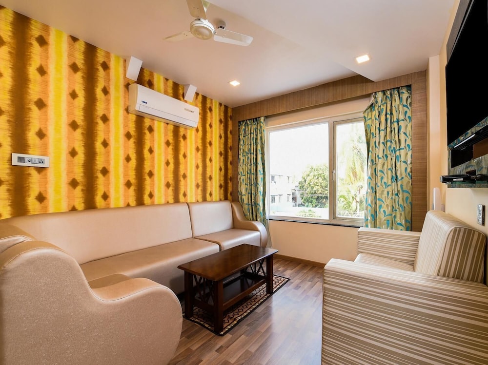 Rohini Jazz Hotel 23/29
