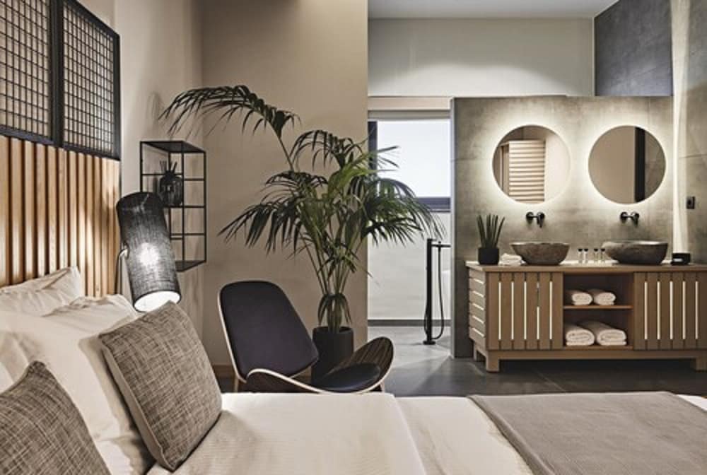 Cama Luxury Suites 23/58