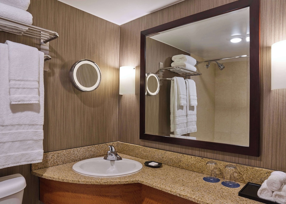 Hospitality, Suite, Murphy Bed، Courtland Grand Hotel, Trademark Collection by Wyndham 2/2