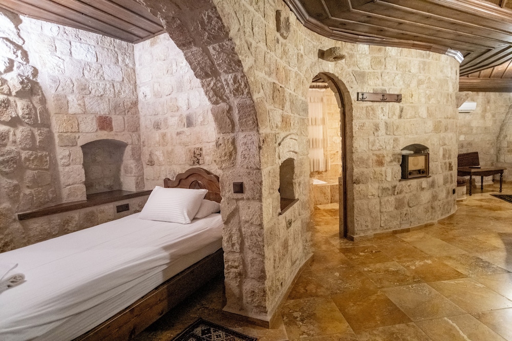 Kemerhan Hotel & Cave Suites 30/50
