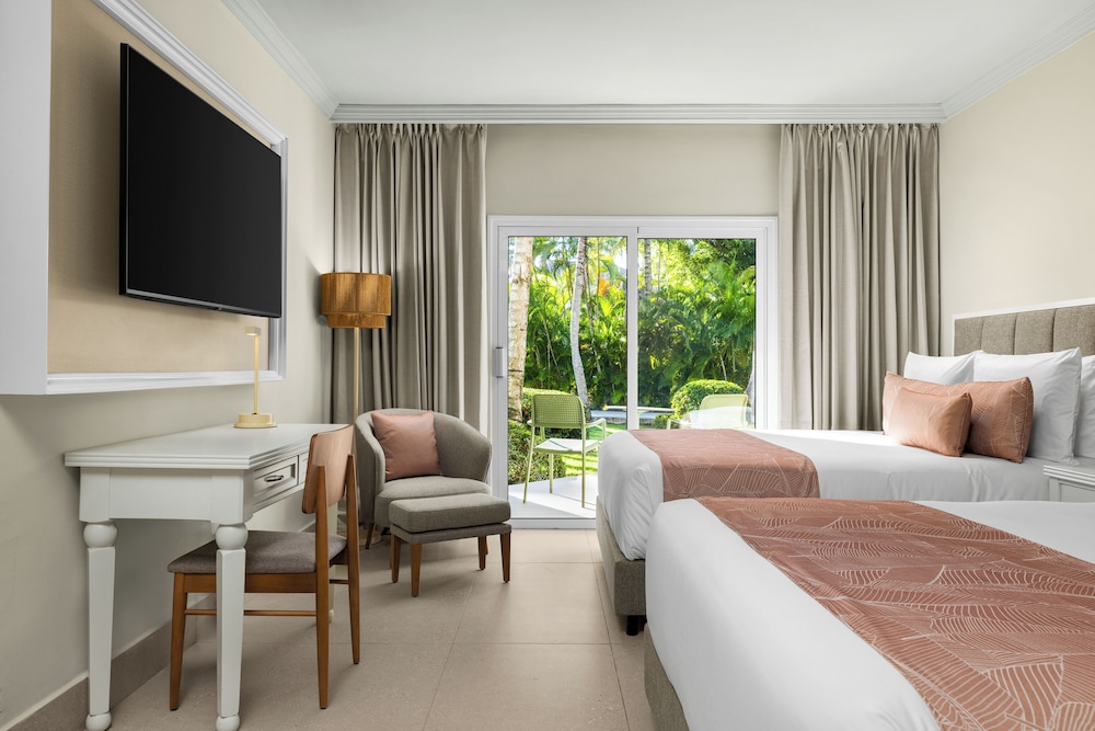 STANDARD, 2 DOUBLE BEDS, TROPICAL VIEW, ACCESSIBLE
