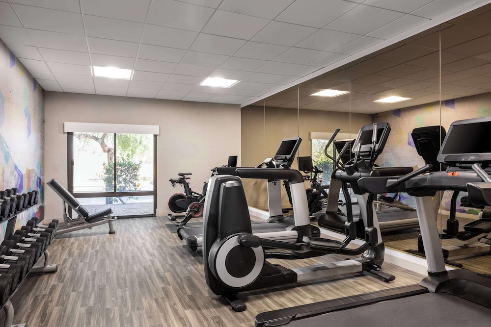 Hyatt Place Tempe/Phoenix Airport 25/54