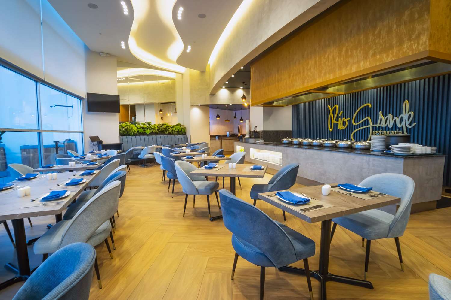 Wyndham Guayaquil Puerto Santa Ana 52/63