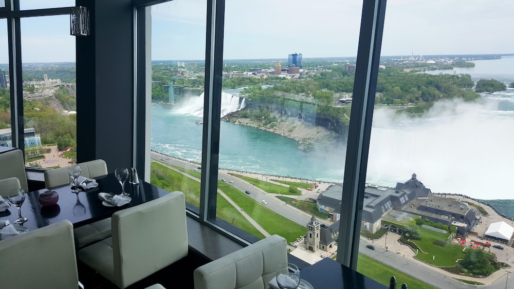The Tower Hotel Fallsview 22/50