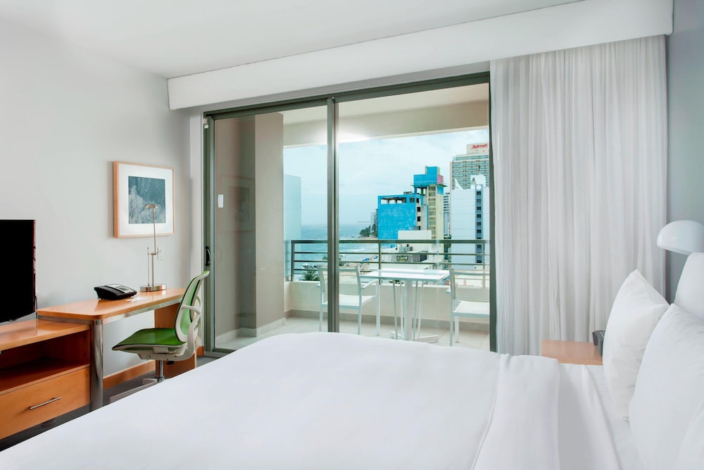 La Concha Renaissance San Juan Resort 15/32