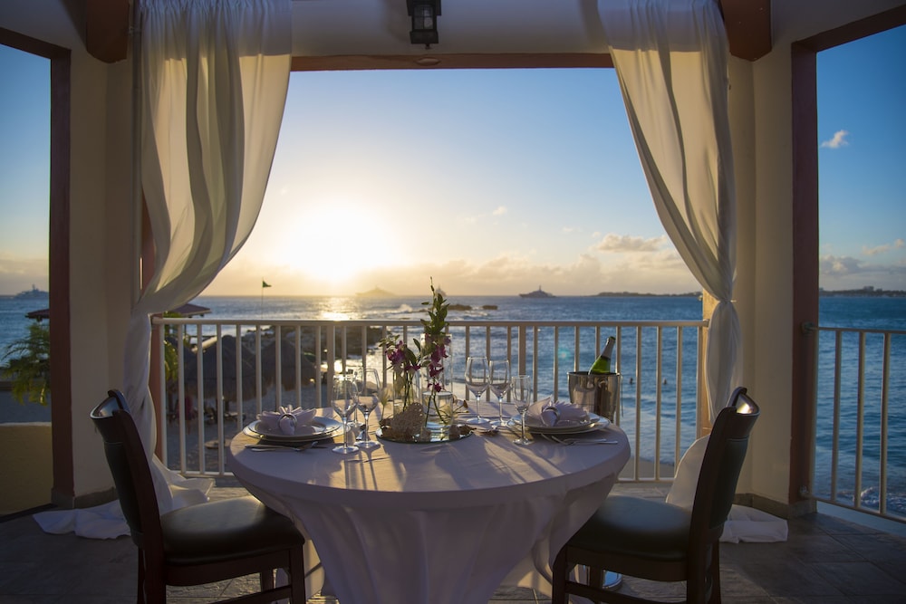 Simpson Bay Resort, Marina & Spa 80/95