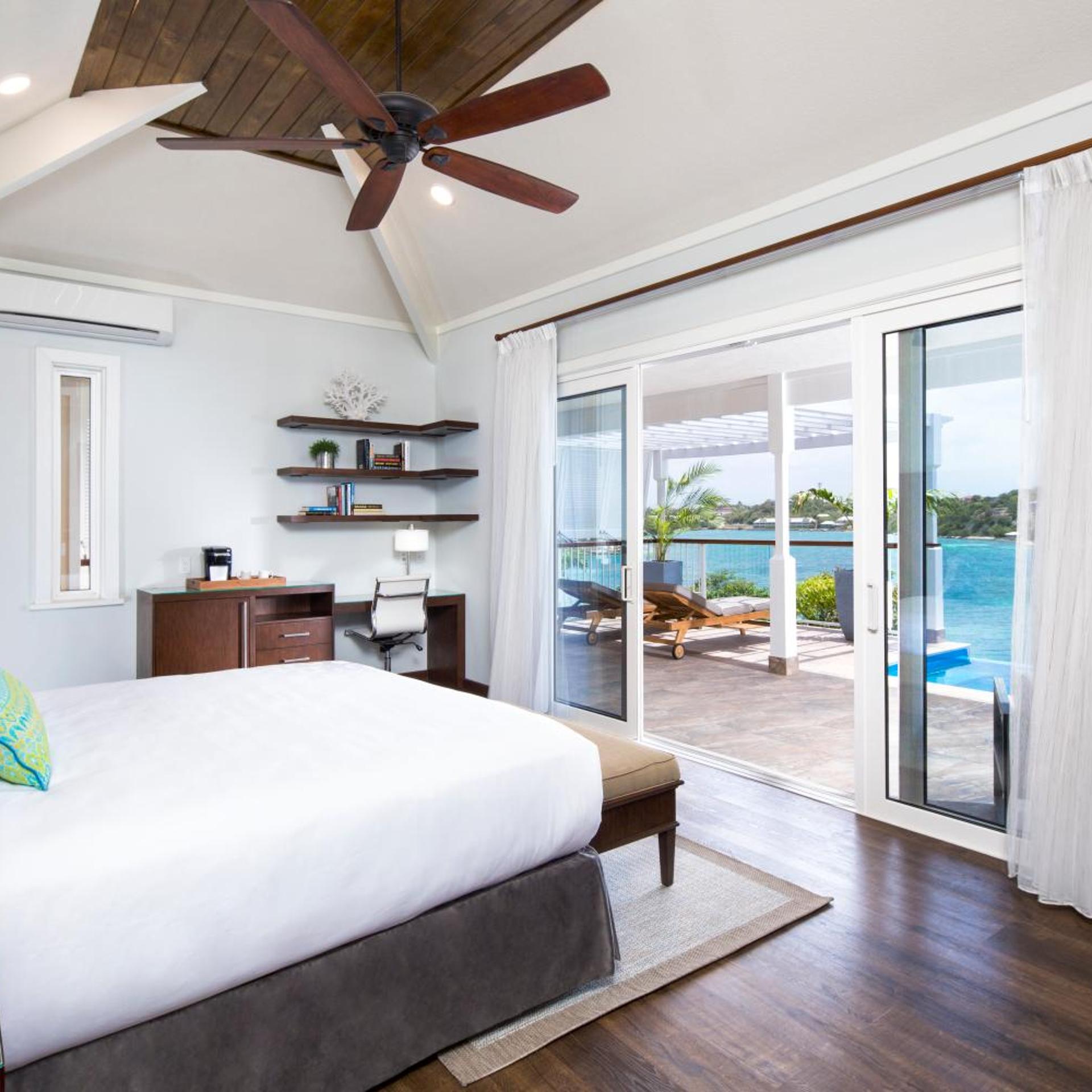 Villa, Water Front