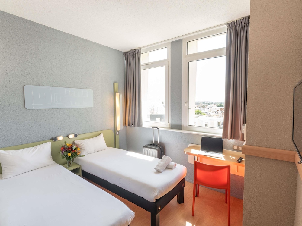 غرفة بسريرين منفصلين، Ibis Budget Le Mans Centre 2/10