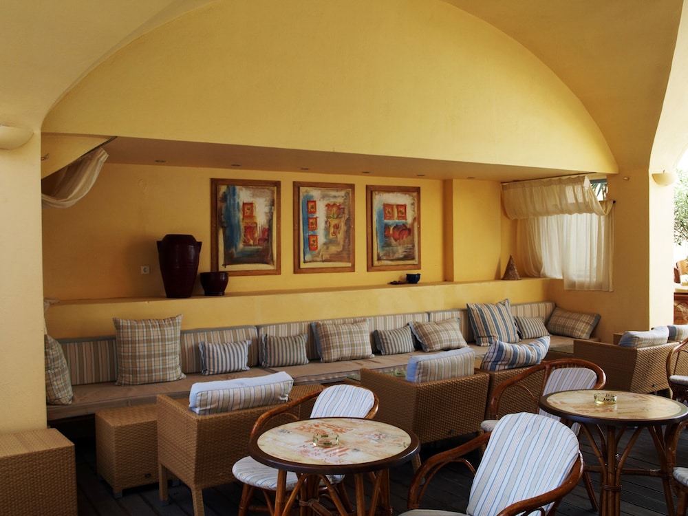 Levante Beach Hotel 45/65