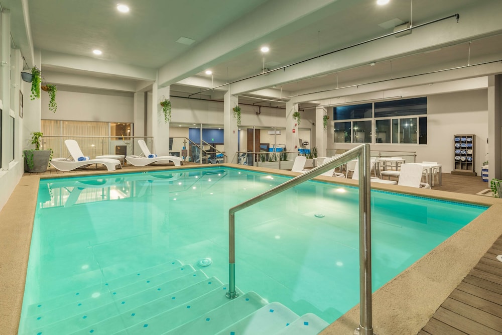 Hampton Inn by Hilton Tijuana 49/80