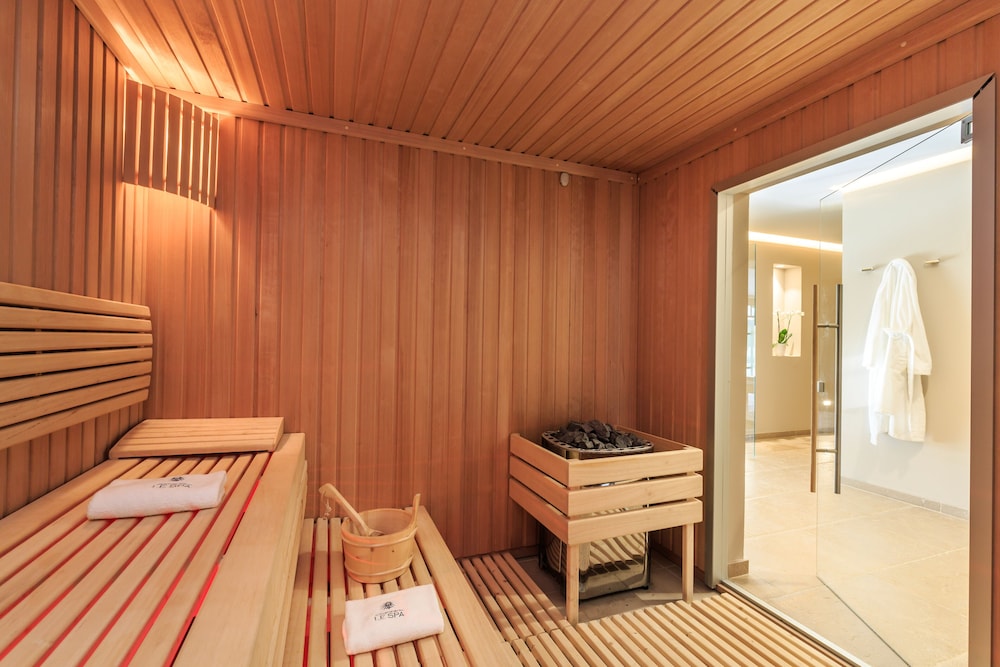 swimming pool spa