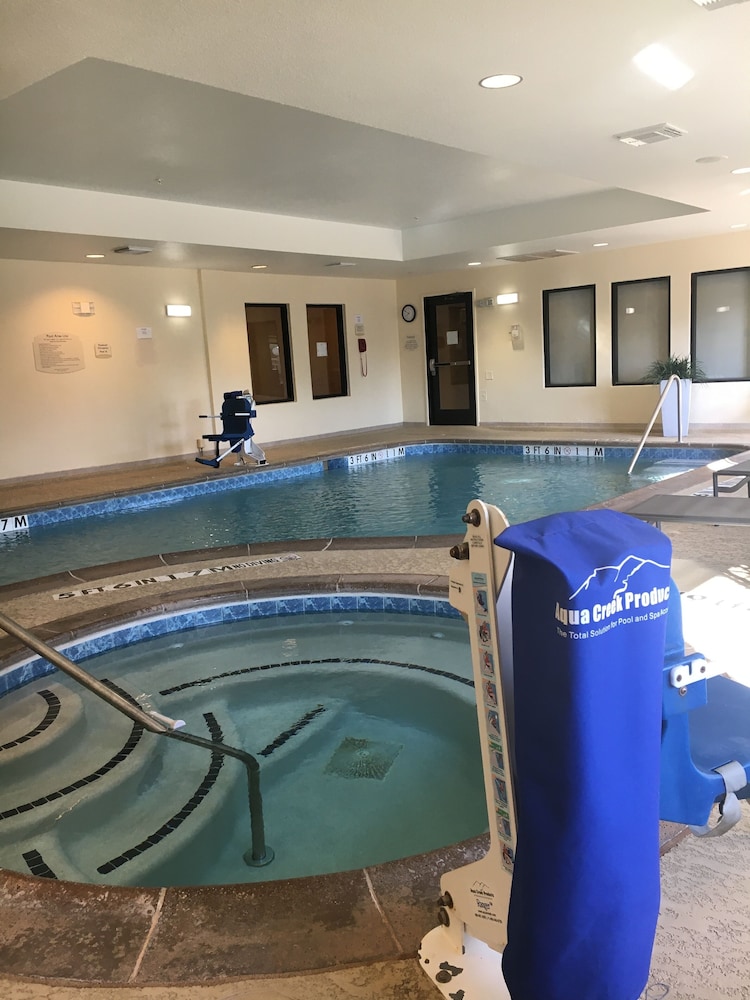 Fairfield Inn Suites By Marriott Dallas Mansfield 4/32