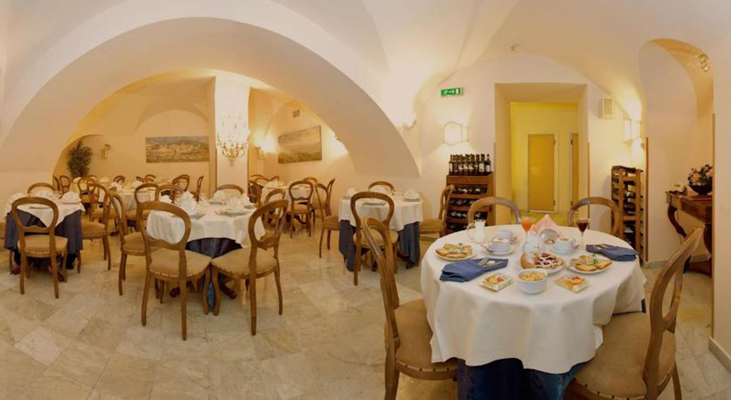 restaurant cafeteria