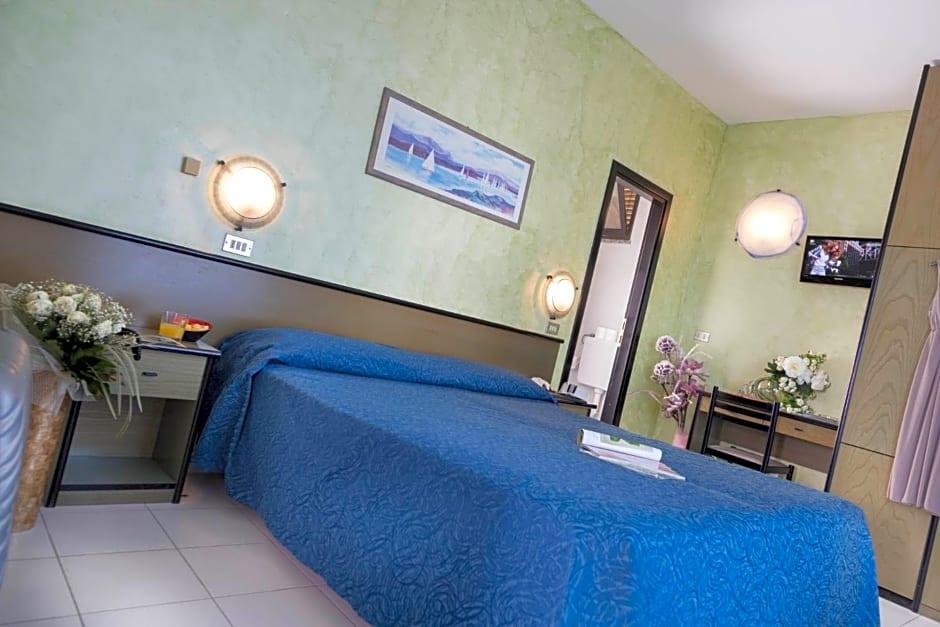 Hotel Piccadilly 17/48