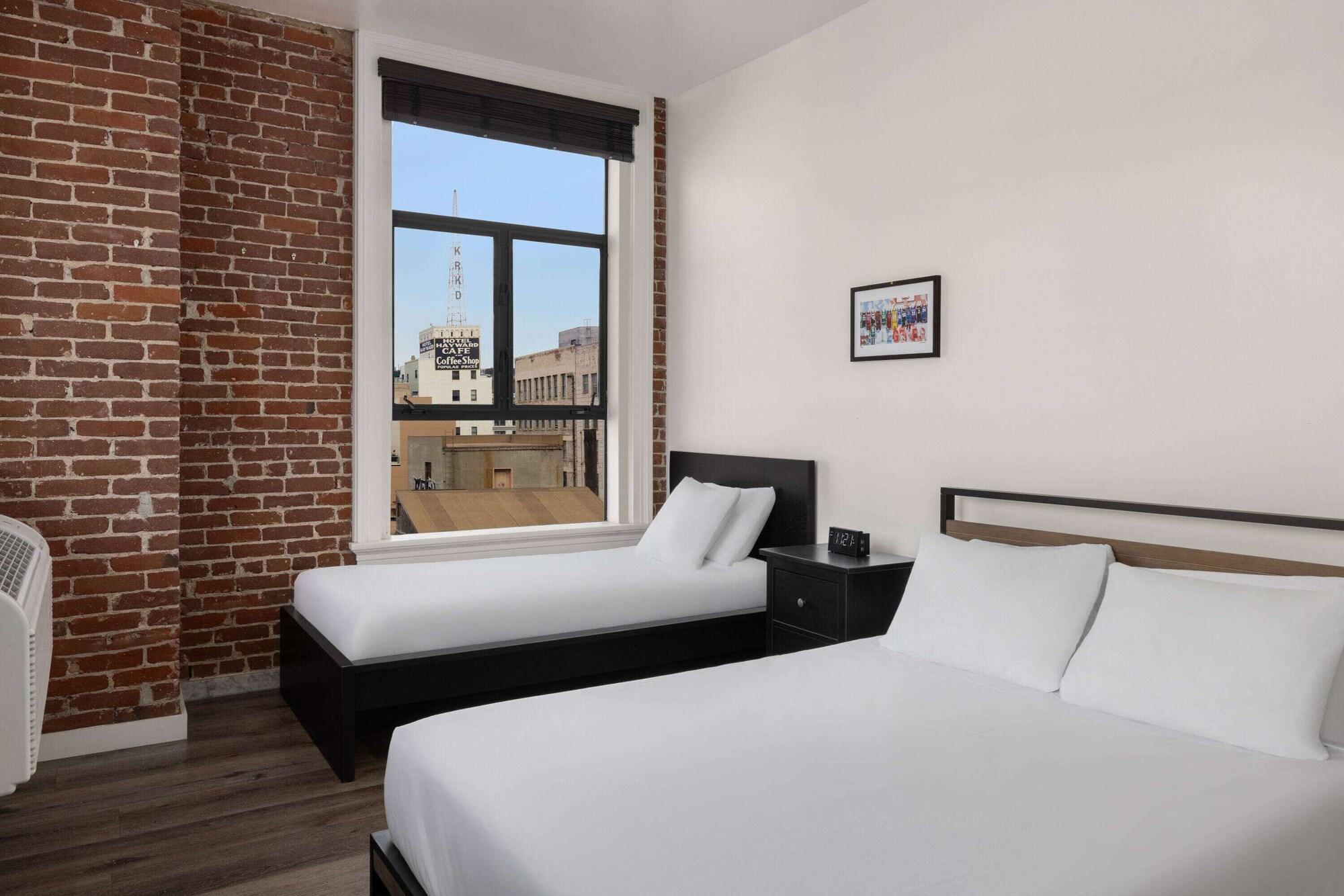 2 Bedrooms, Broadway, Deluxe, Suite