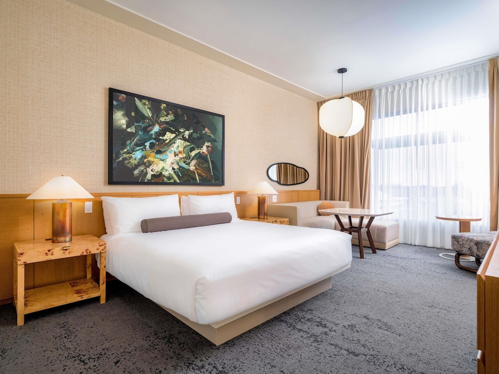 Luxury, King Bed