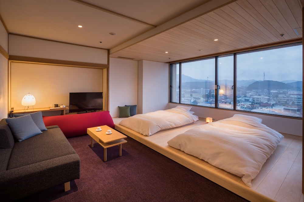 Japanese, Modern, Twin Beds, Indoor Bath