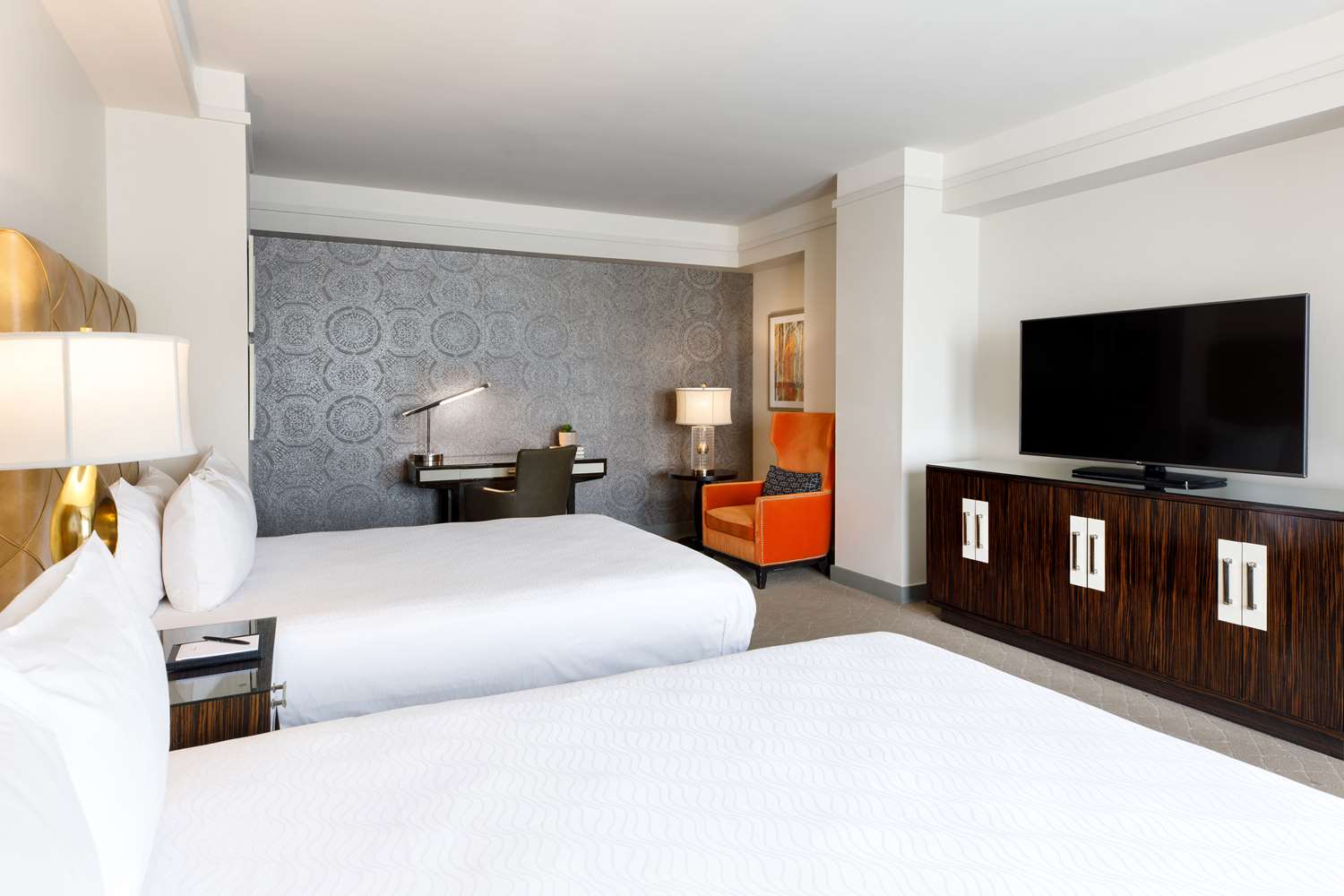 DELUXE, 2 QUEEN BEDS