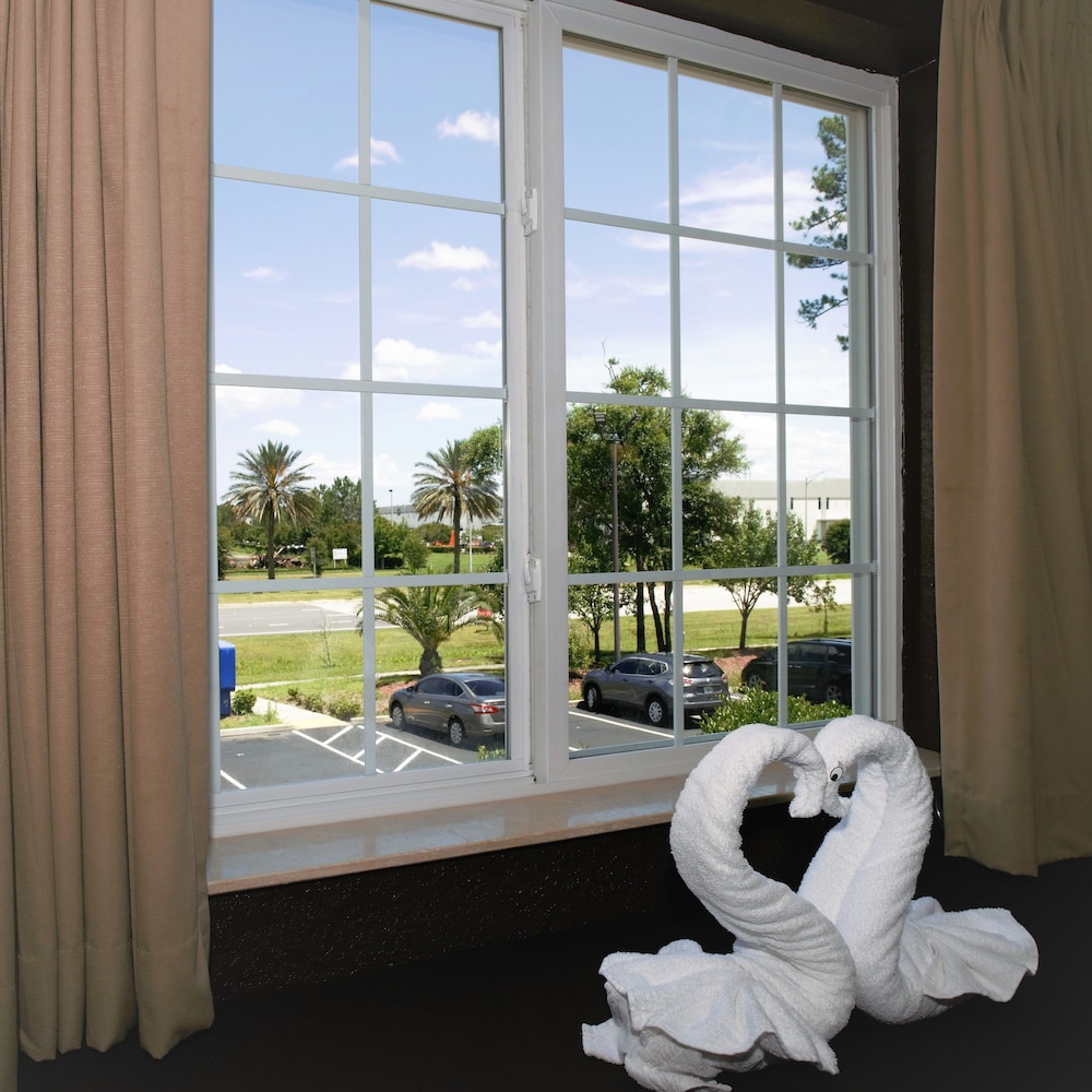 Microtel Inn & Suites by Wyndham Jacksonville Airport 28/40