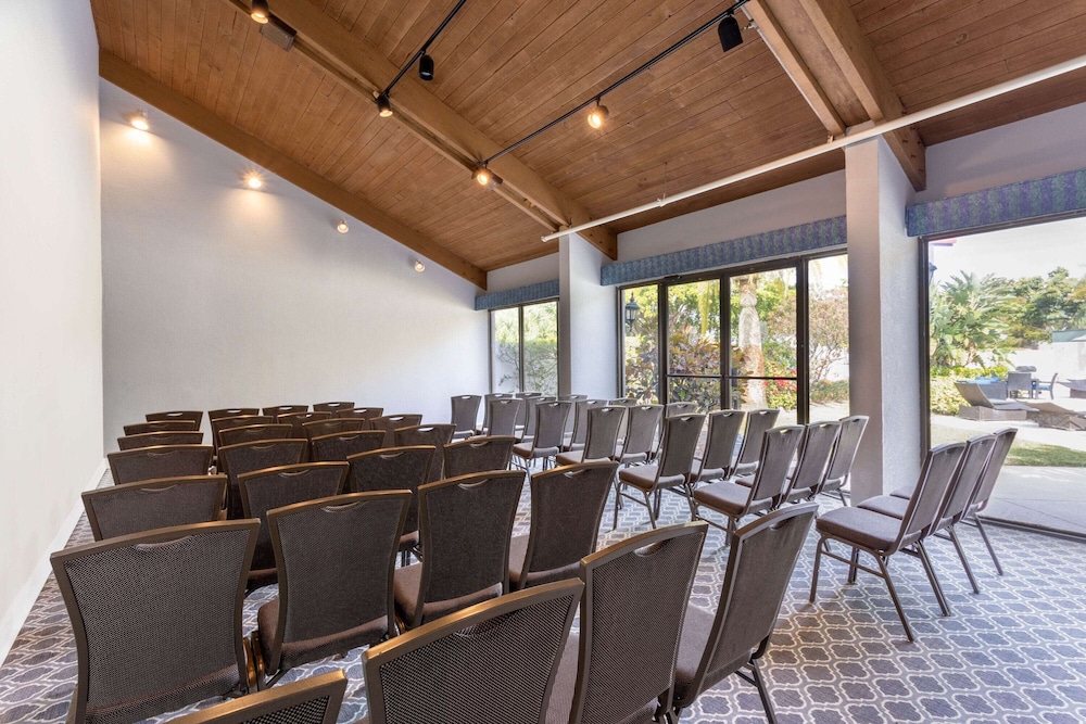 88 Palms Hotel and Event Center 42/59