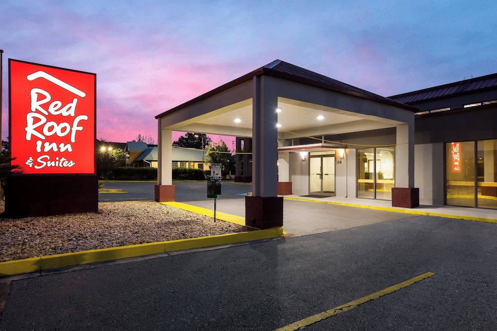 Red Roof Inn & Suites Statesboro - University 38/45